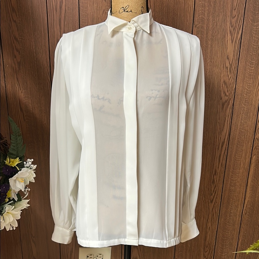 Liz Claiborne Size 8 Elegant White Women's Blouse